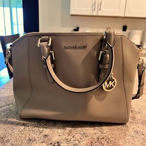 Michael Kors hand bag
